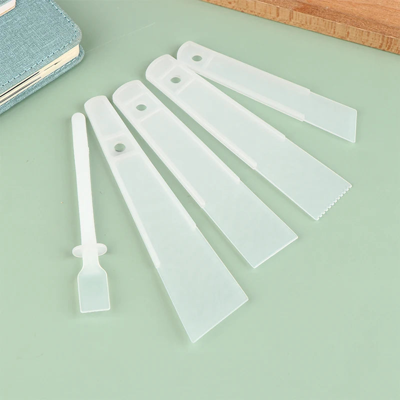 5-piece Set Glue Applicators for Leather, Wood, and Scrapbooking 
It's all about getting your glue spread right... right???
15/20/30/40mm